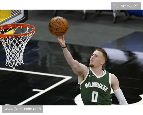 迪文岑佐替补发威半场高效贡献七分三板助力球队稳住局势