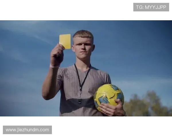 奥林匹亚科斯主帅质疑判罚称无法理解第二张黄牌并不满被拒绝查看VAR